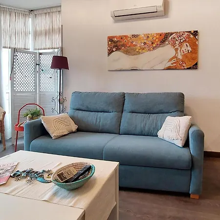 Awesome In With Kitchen Apartament *